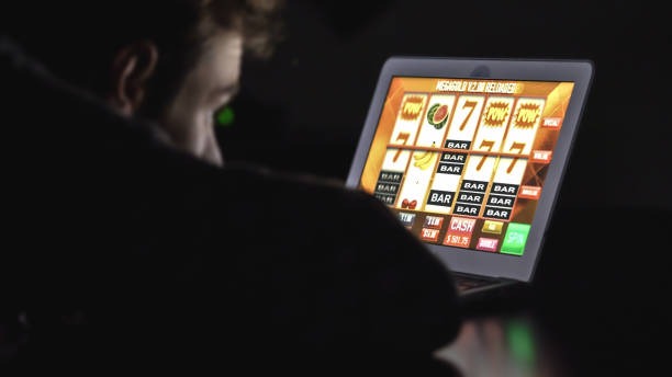 naga15 live-dealer studio with professional dealers and HD video feed